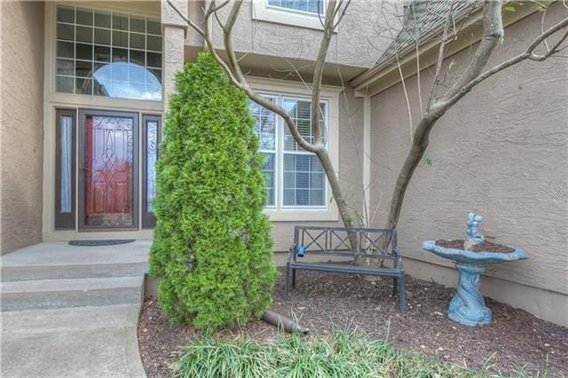 12513 Richards St, Overland Park, KS 66213