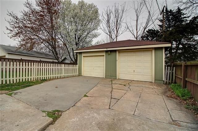 5617 Cherry St, Kansas City, MO 64110