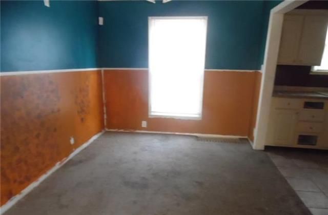 916 E 77th Ter, Kansas City, MO 64131