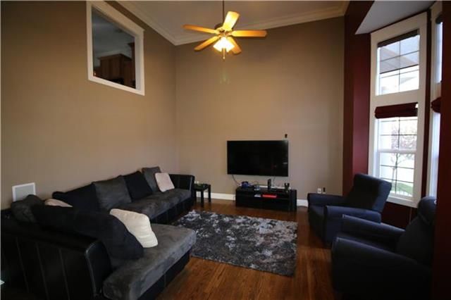 2908 Howell St, Kansas City, MO 64116