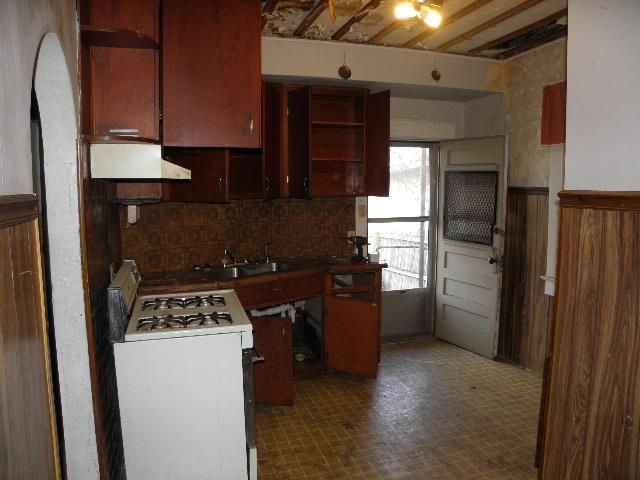 332 Jackson Ave, Kansas City, MO 64124