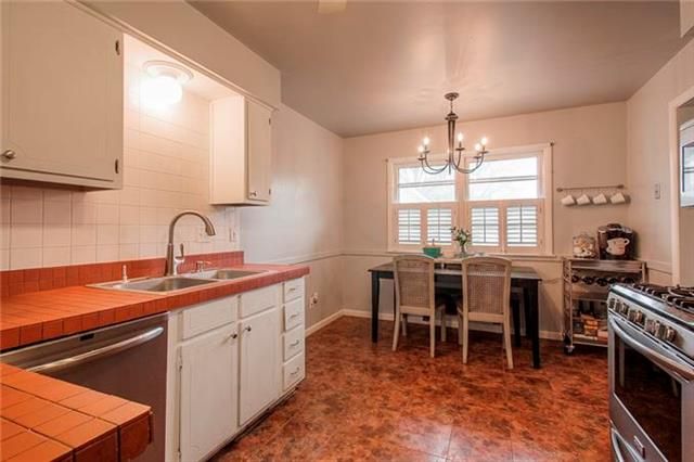 515 E 89th St, Kansas City, MO 64131