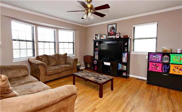 238 SE 121 Rd, Warrensburg, MO 64093