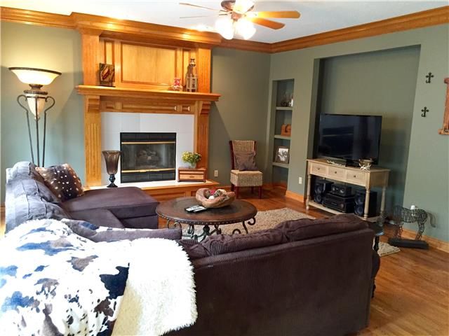 12934 Carter St, Overland Park, KS 66213