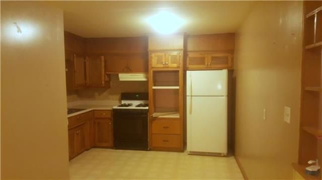 6506 E 17th St, Kansas City, MO 64126