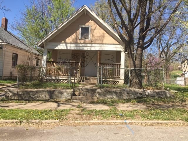 4906 E 22nd St, Kansas City, MO 64127