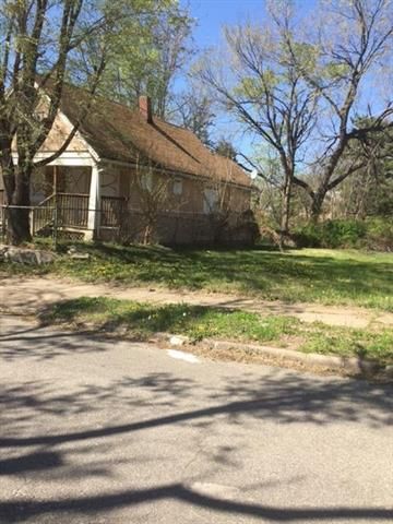 4906 E 22nd St, Kansas City, MO 64127