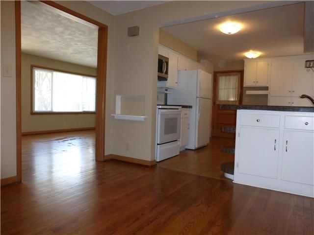7647 Hemlock St, Overland Park, KS 66205
