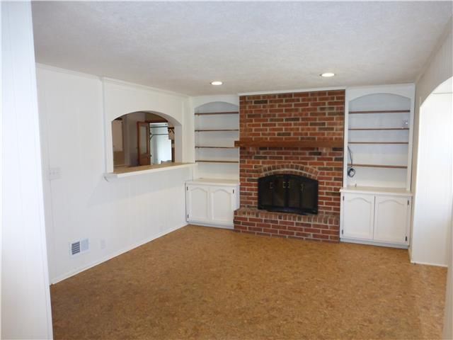 7647 Hemlock St, Overland Park, KS 66205
