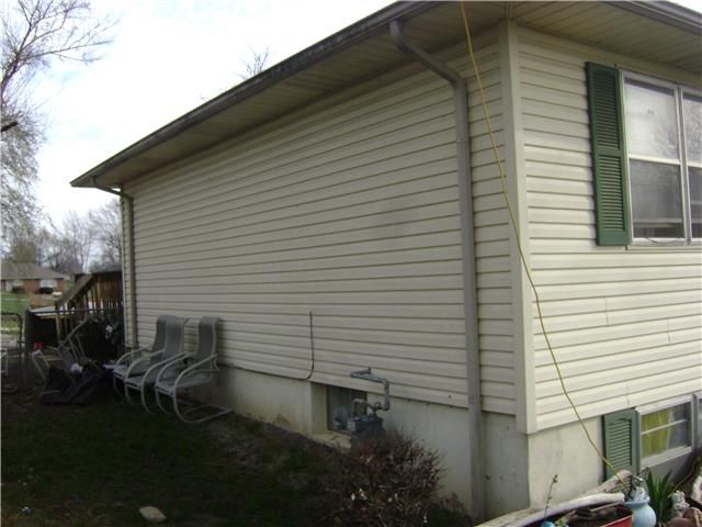 2806 South St, Lexington, MO 64067