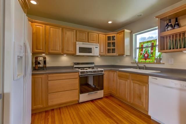 10119 Belleview Ave, Kansas City, MO 64114