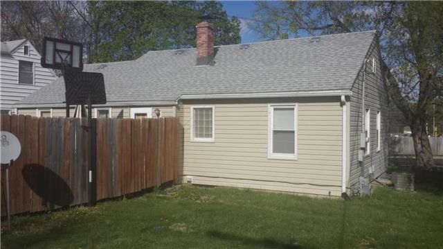 7744 Floyd St, Overland Park, KS 66204