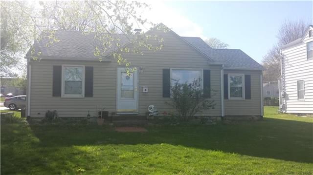 7744 Floyd St, Overland Park, KS 66204