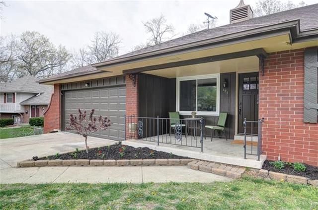 124 W 104th St, Kansas City, MO 64114