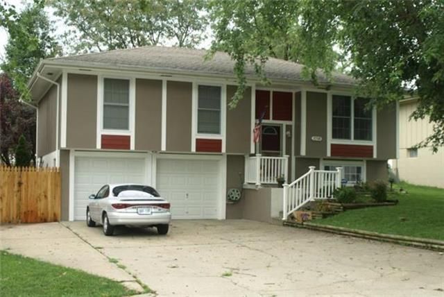1716 Evergreen St, Leavenworth, KS 66048