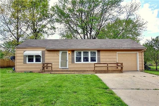 7414 Murkins Rd, Kansas City, MO 64133