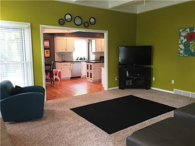 7300 N Lenox Ave, Kansas City, MO 64151