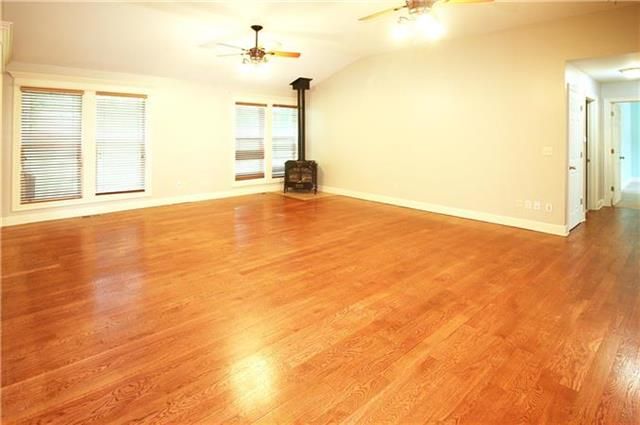 5015 Northwood Rd, Riverside, MO 64150