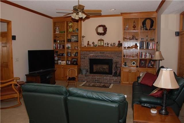 12836 Grant St, Overland Park, KS 66213