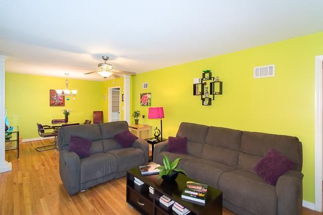 7439 Beverly St, Overland Park, KS 66204