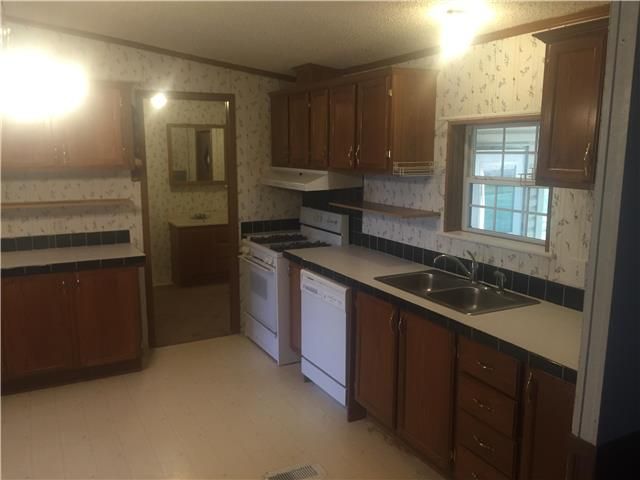6316 W 400 Rd, Blue Mound, KS 66010