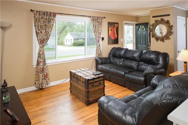 7612 W 64th Ter, Overland Park, KS 66202