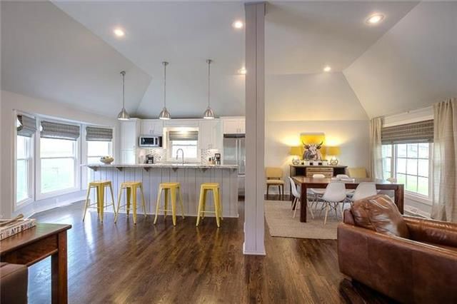 5509 W 86th St, Overland Park, KS 66207