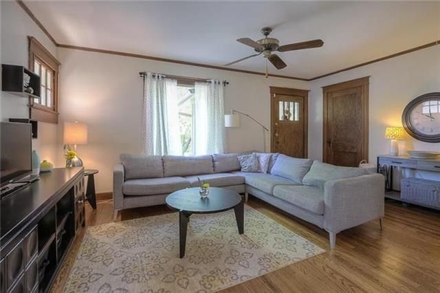 4233 Holmes St, Kansas City, MO 64110