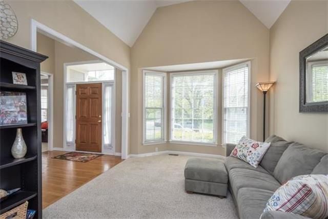 18742 W 117th St, Olathe, KS 66061