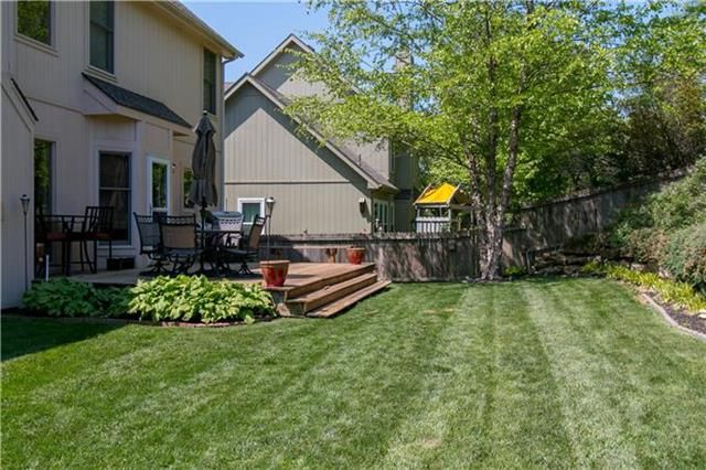 310 Dublin Cir, Smithville, MO 64089