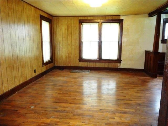 800 Elm St, Valley Falls, KS 66088