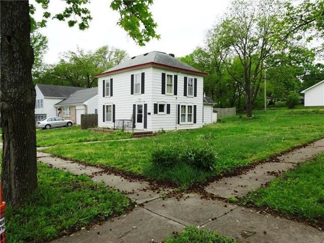 800 Elm St, Valley Falls, KS 66088