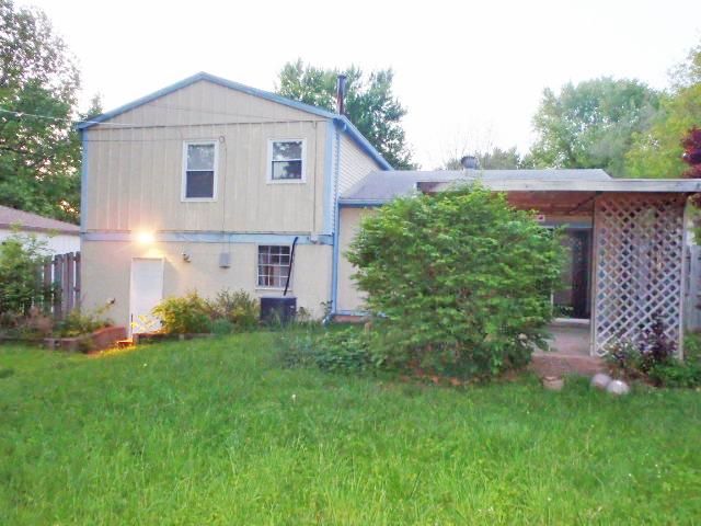 8611 E 92nd Ter, Kansas City, MO 64138