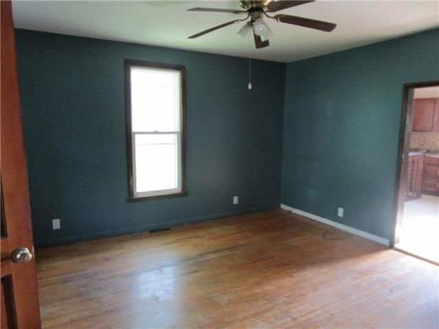 1019 S 4th St, Atchison, KS 66002