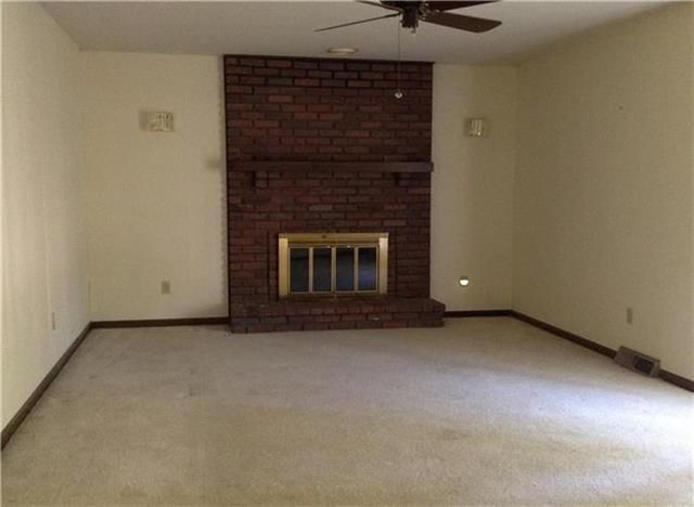 1104 S Maple St, Ottawa, KS 66067