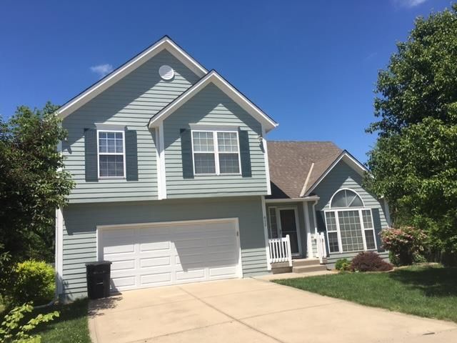 412 Taylor Ln, Belton, MO 64012