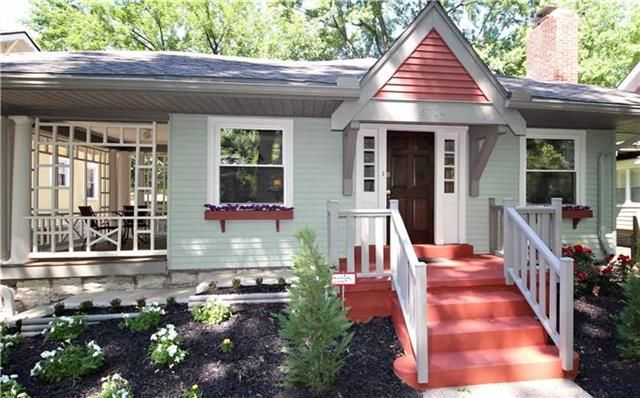 5704 Charlotte St, Kansas City, MO 64110