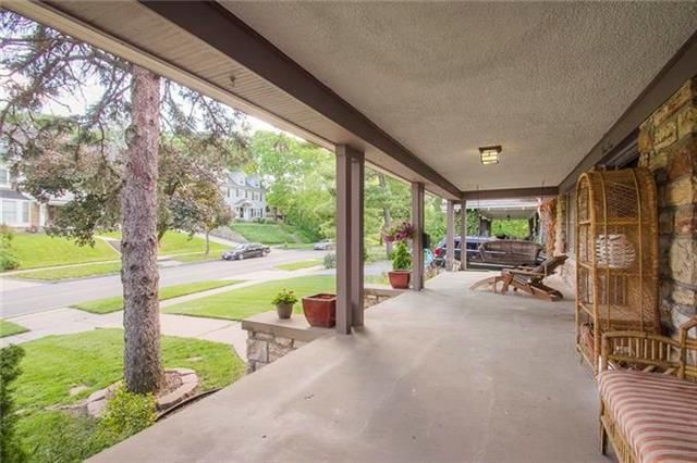 44 E 55 St, Kansas City, MO 64112