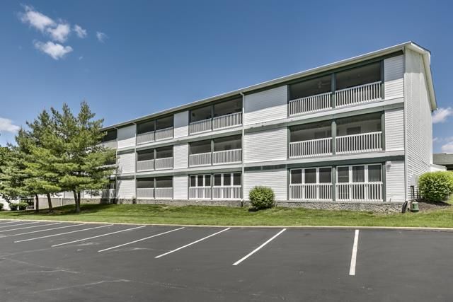 6810 N Olive St, Gladstone, MO 64118