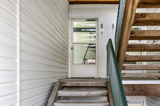 6810 N Olive St, Gladstone, MO 64118