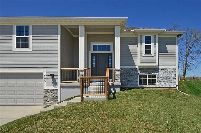 1406 NE 182 Ter, Smithville, MO 64089