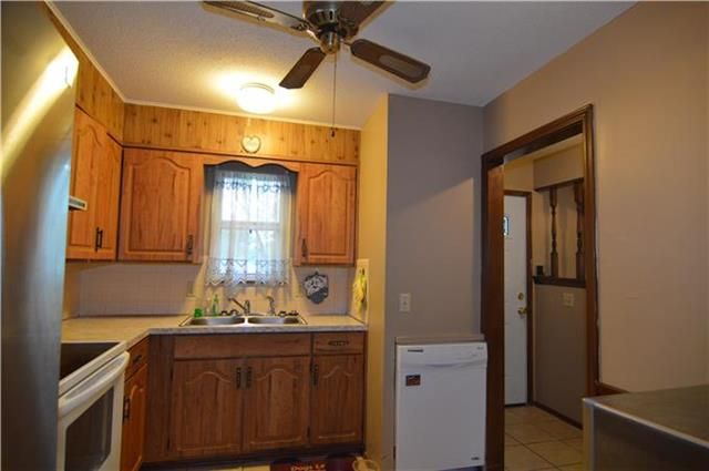 17018 Hart Ave, Independence, MO 64055