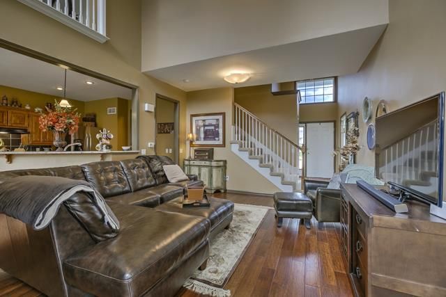 15544 Floyd St, Overland Park, KS 66223
