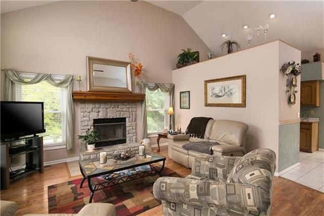 7406 N Rhode Ave, Kansas City, MO 64152