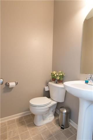 8908 NE 101st St, Kansas City, MO 64157