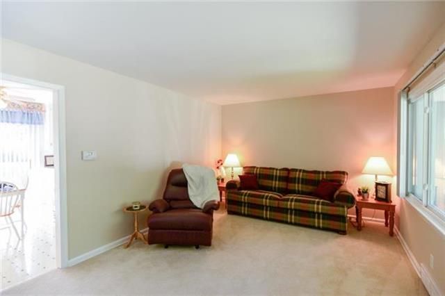 7442 Maple Ln, Overland Park, KS 66204