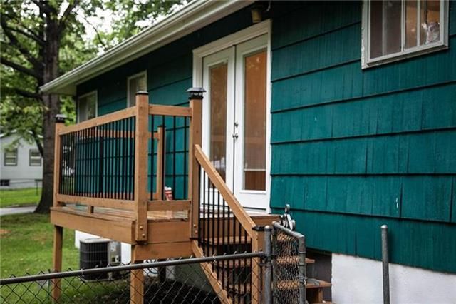 1 E 80th Ter, Kansas City, MO 64114