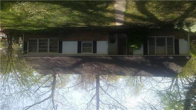 910 Appleton Ave, Independence, MO 64054