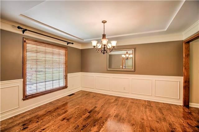 9615 W 116th Ter, Overland Park, KS 66210
