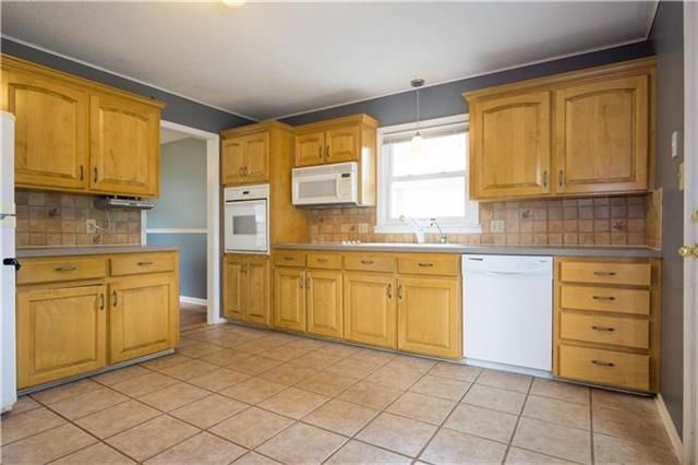 11707 E 62nd St, Kansas City, MO 64133